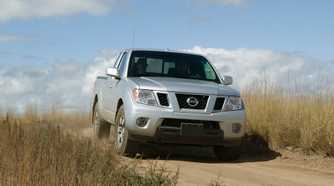 2009-2012 Nissan Frontier Front Driving