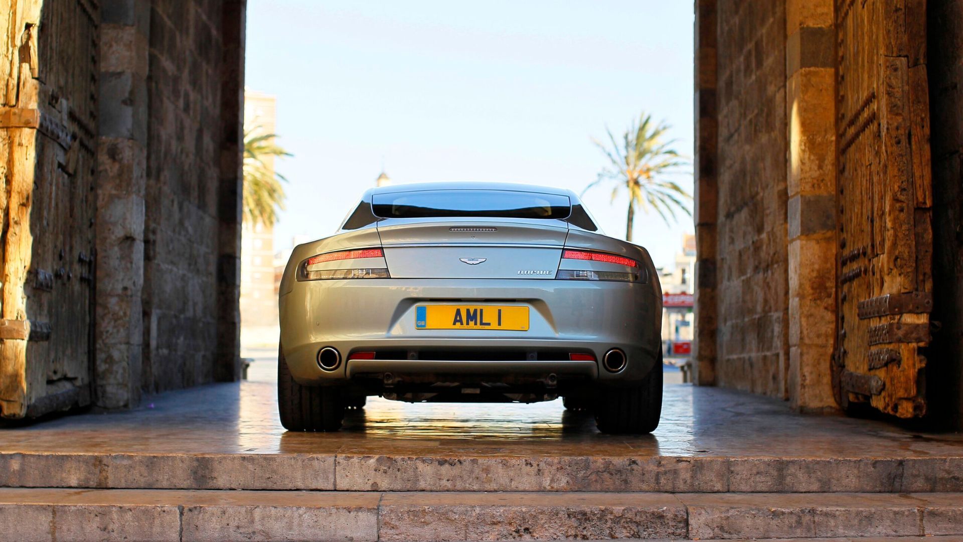 2011 Aston Martin Rapide Exterior Photos