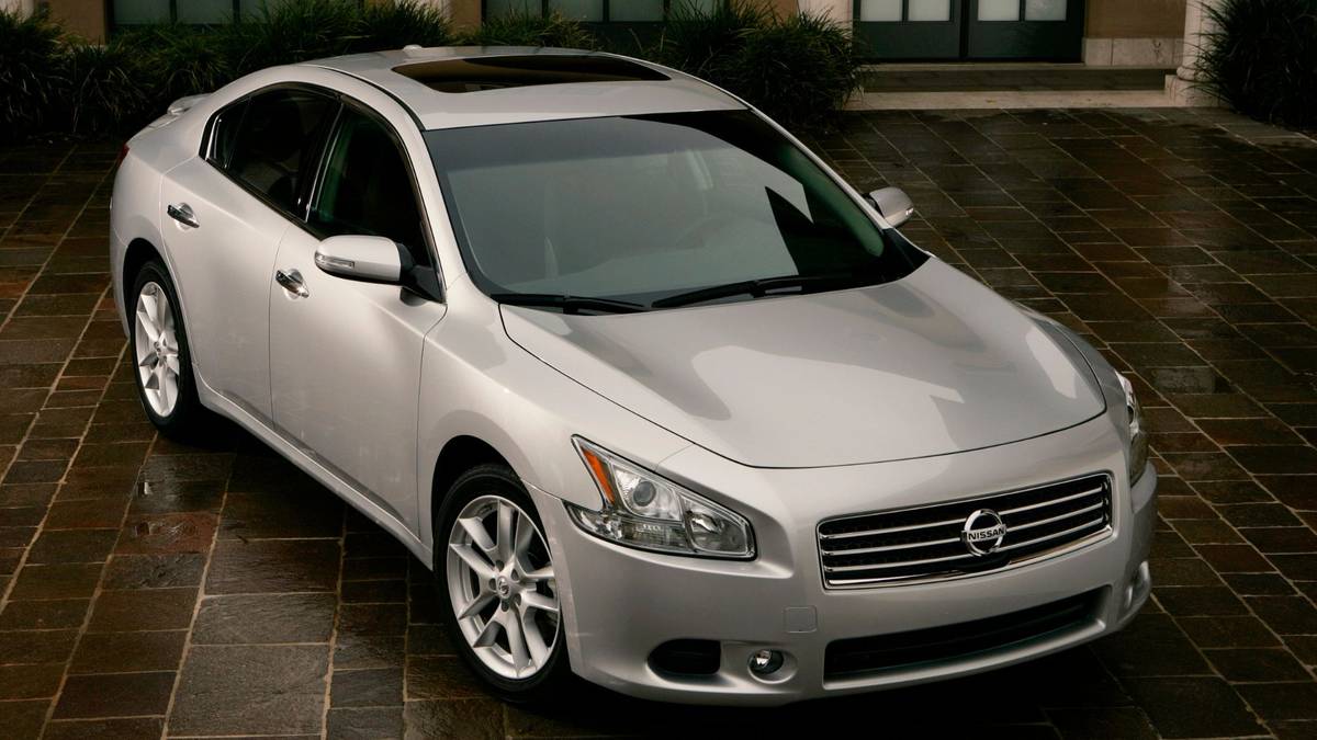 2010 Nissan Maxima Pricing, Photos & Specs