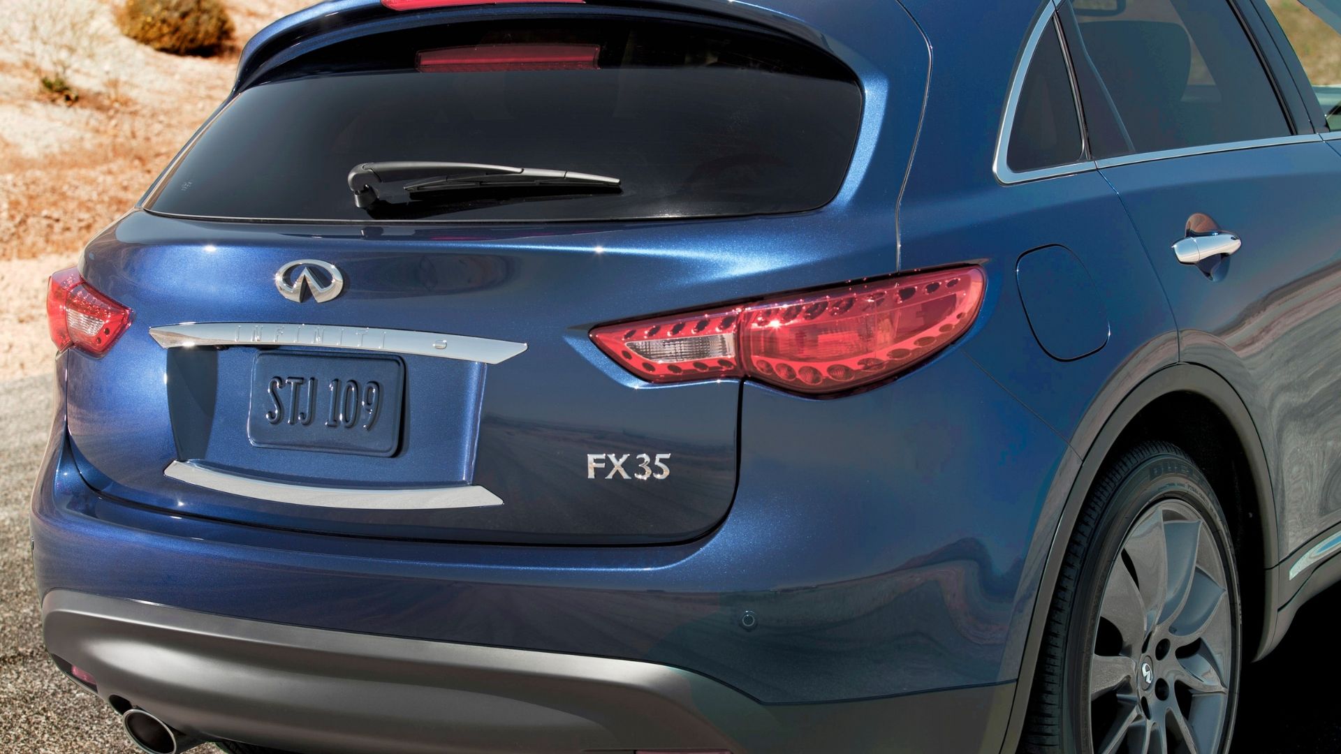 2012 Infiniti FX35 Pricing, Photos & Specs
