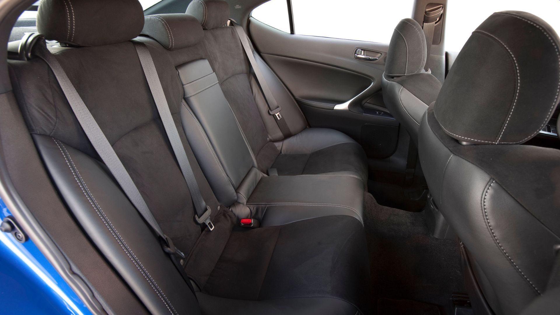 These 2 Mainstream NA V8 Sedans Are Already Increasing In Value