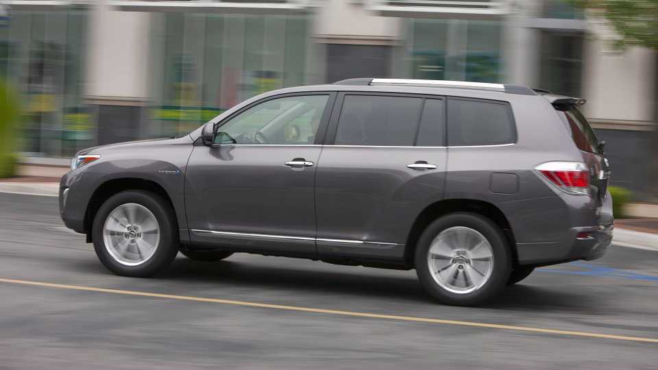 2011 Toyota Highlander Pricing, Photos & Specs