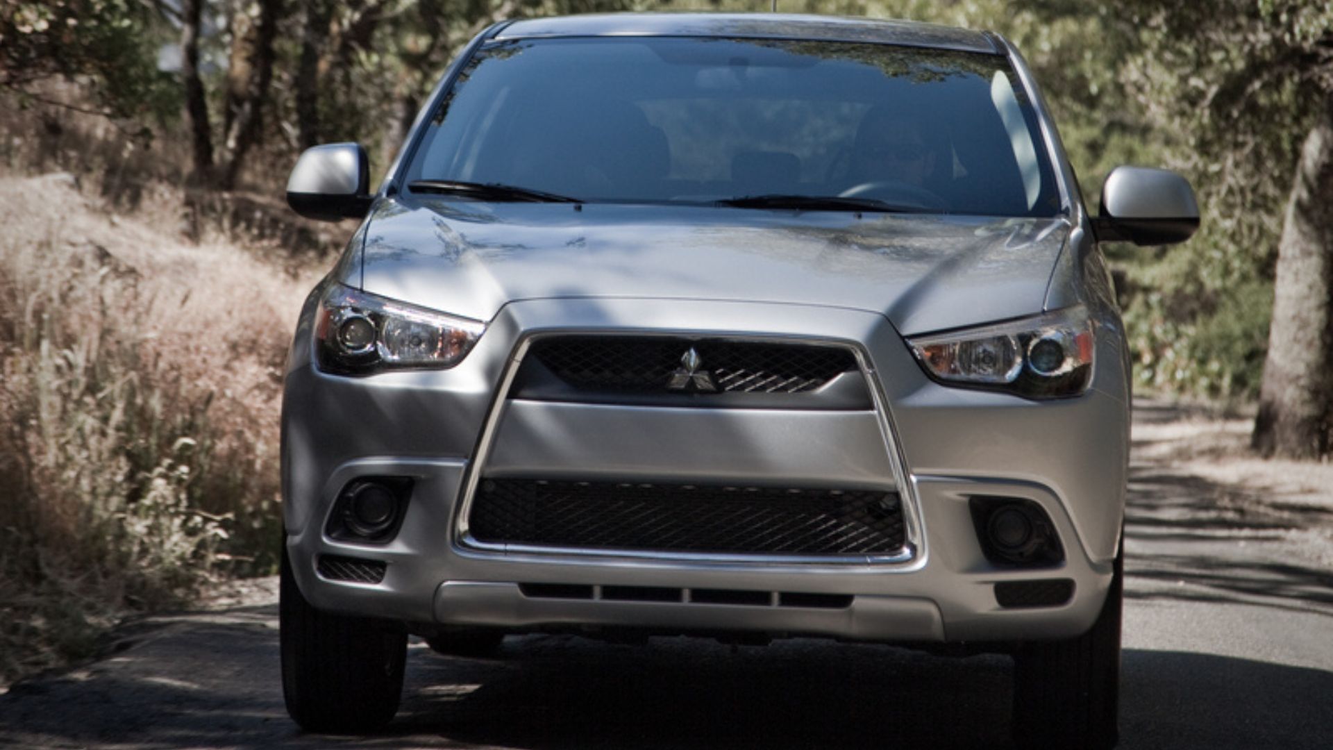 2012 Mitsubishi Outlander Pricing, Photos & Specs
