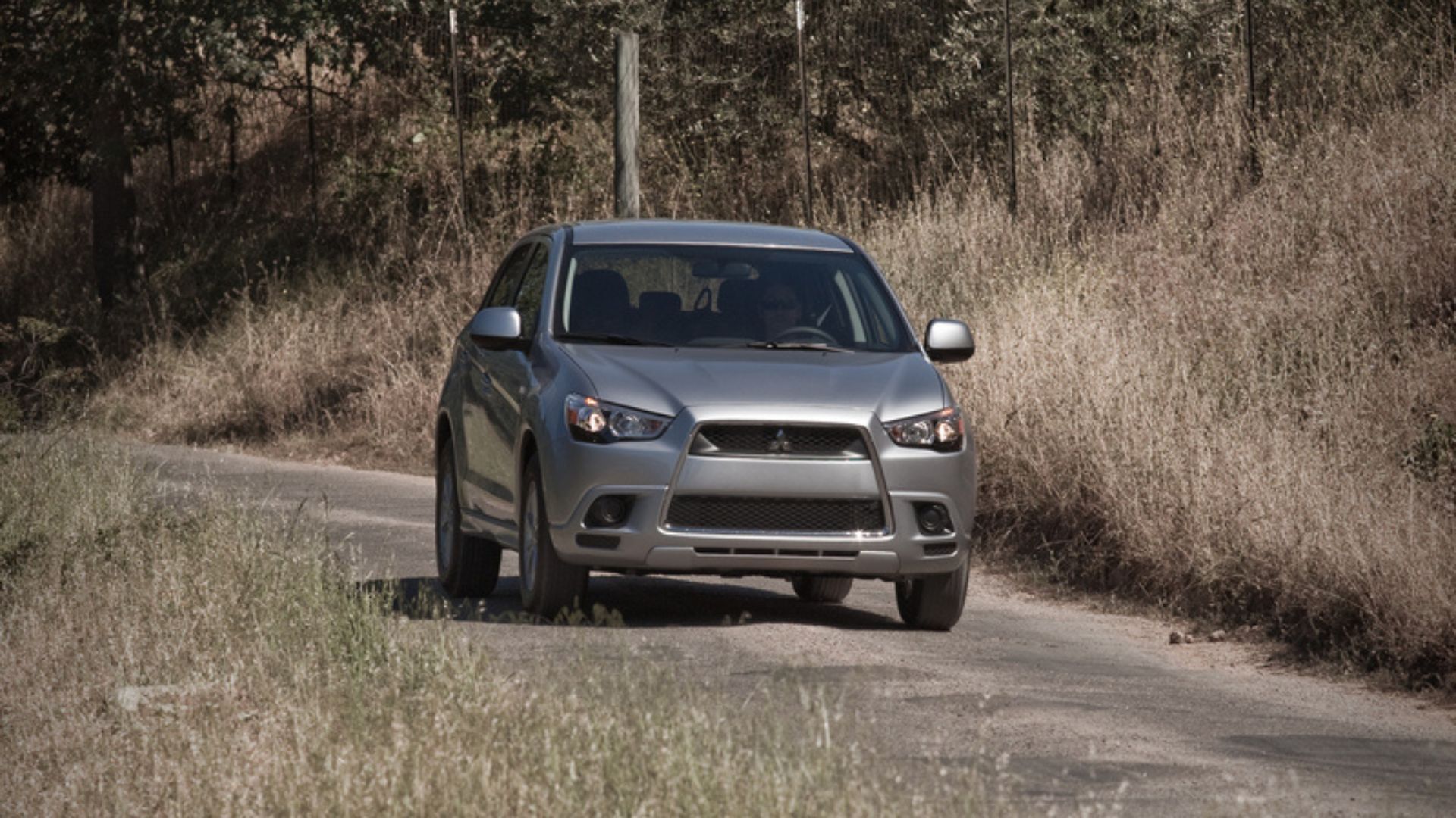 2012 Mitsubishi Outlander Pricing, Photos & Specs