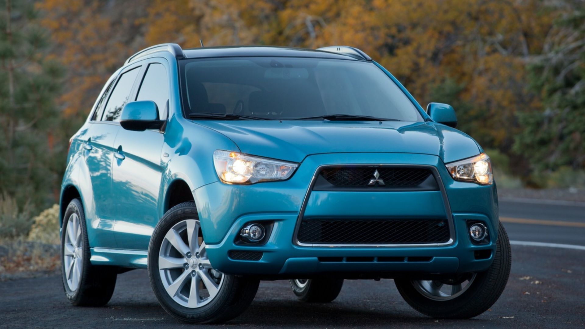2012 Mitsubishi Outlander Pricing, Photos & Specs