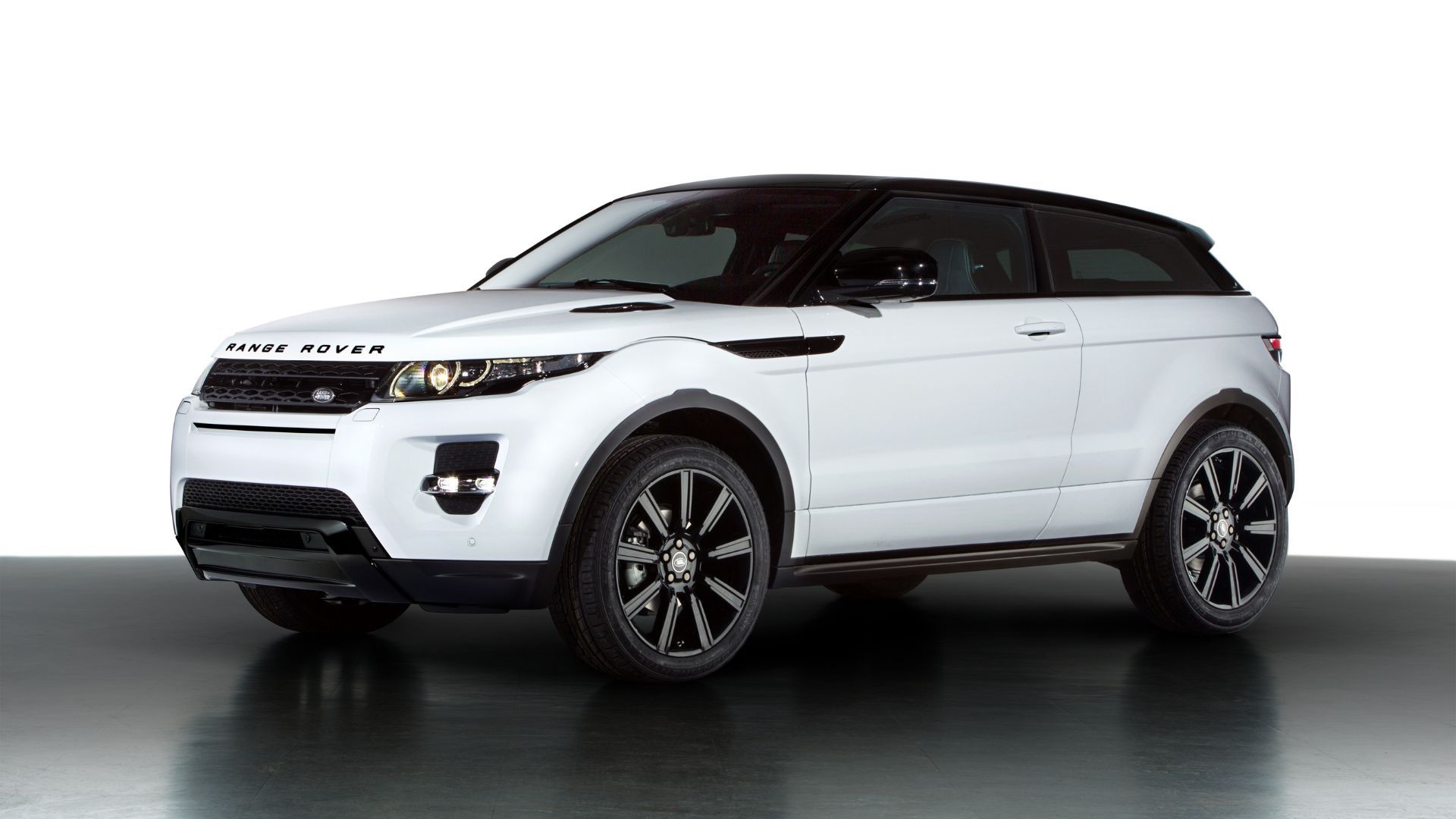 2012-2015 Land Rover Range Rover Evoque Coupe White Front Angle