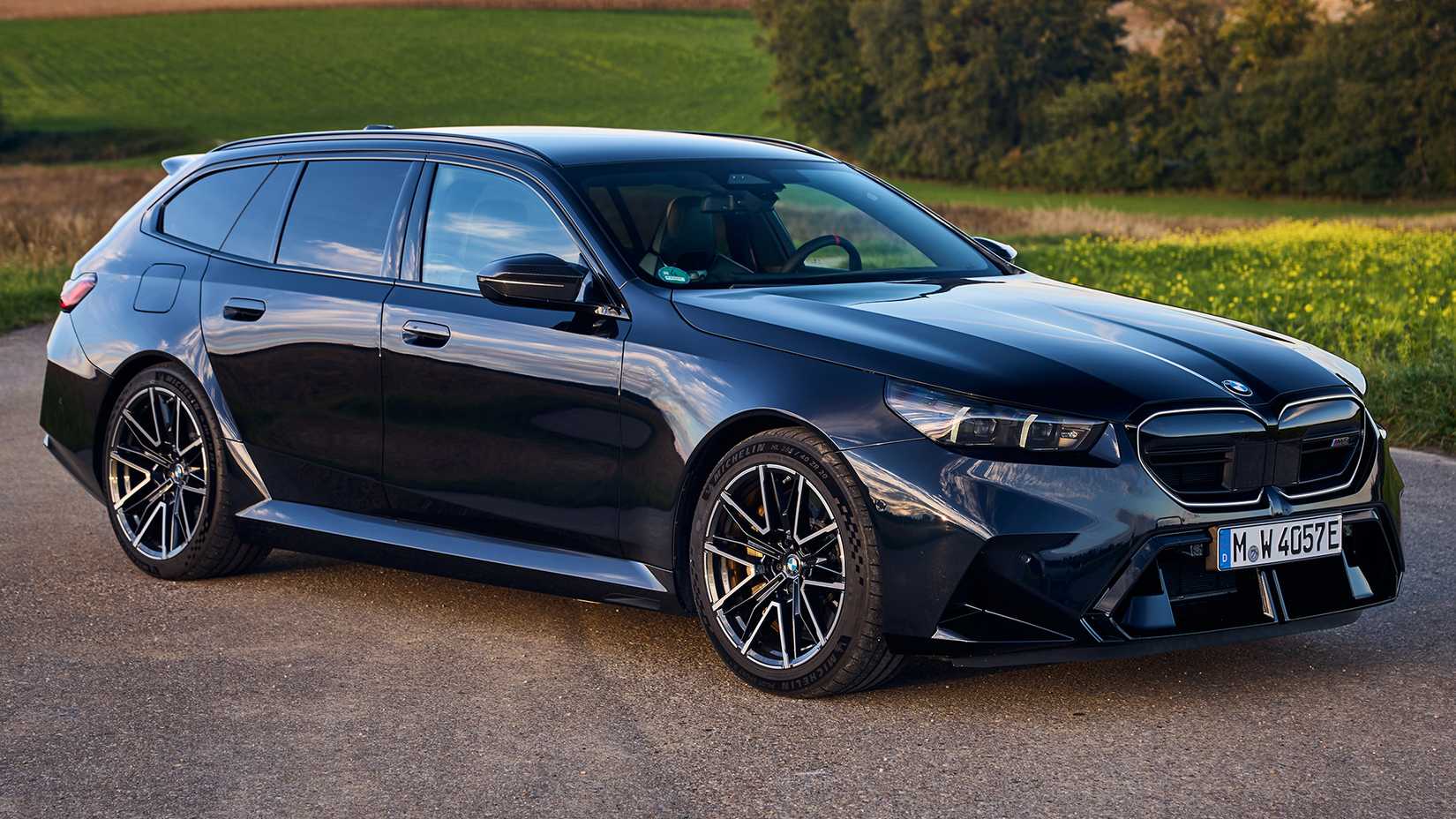 2025 BMW M5 Touring Images Interior And Exterior Gallery 2025-bmw-m5-touring-images-interior-and-exterior-gallery