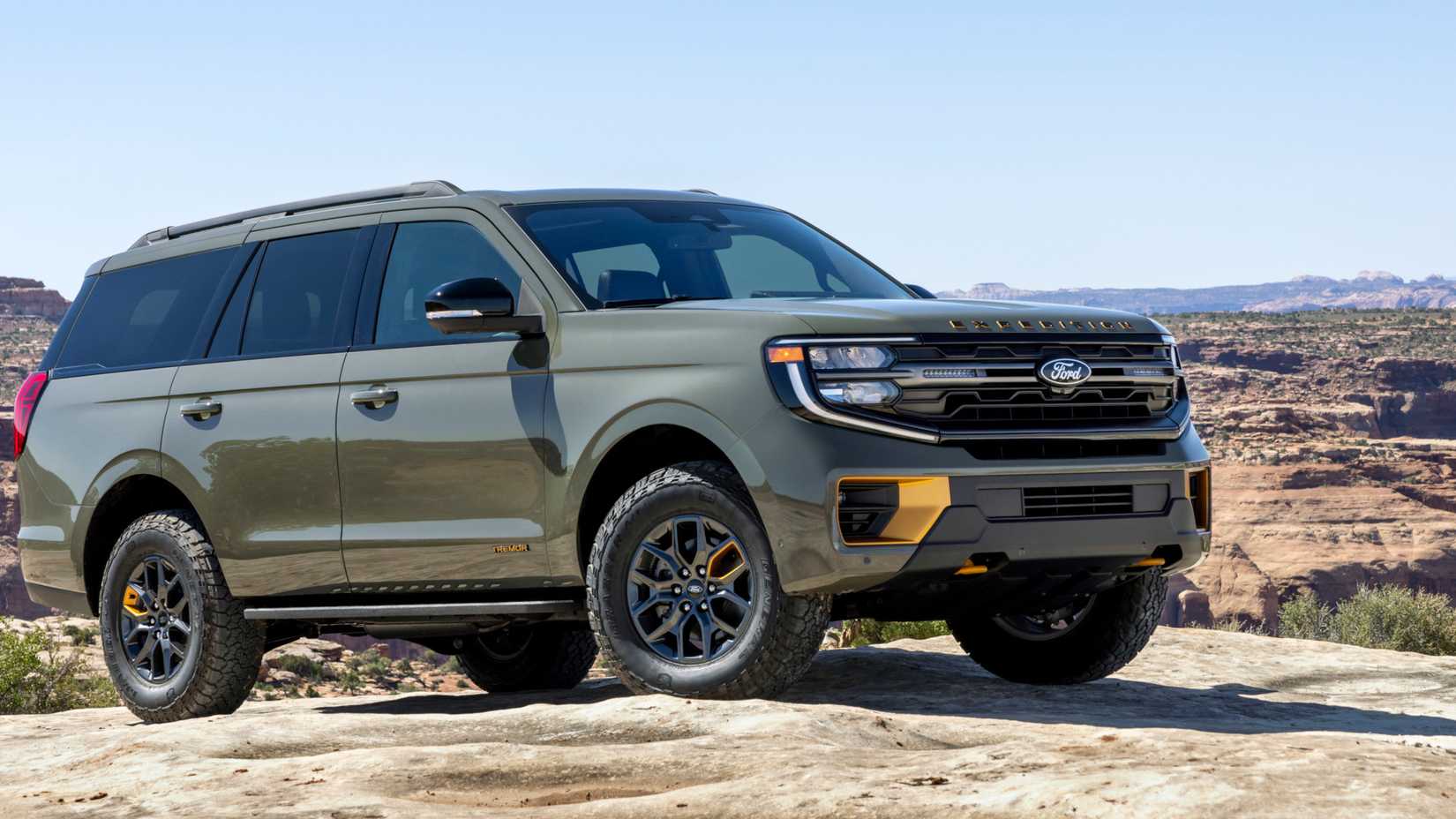 Chevrolet Tahoe и Ford Expedition сравнение