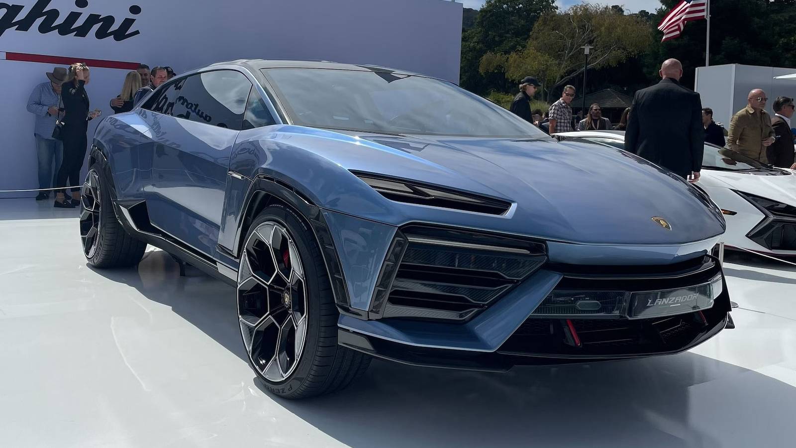 Lamborghini Lanzador ibrido in mostra, con modifiche per adattarsi al mercato