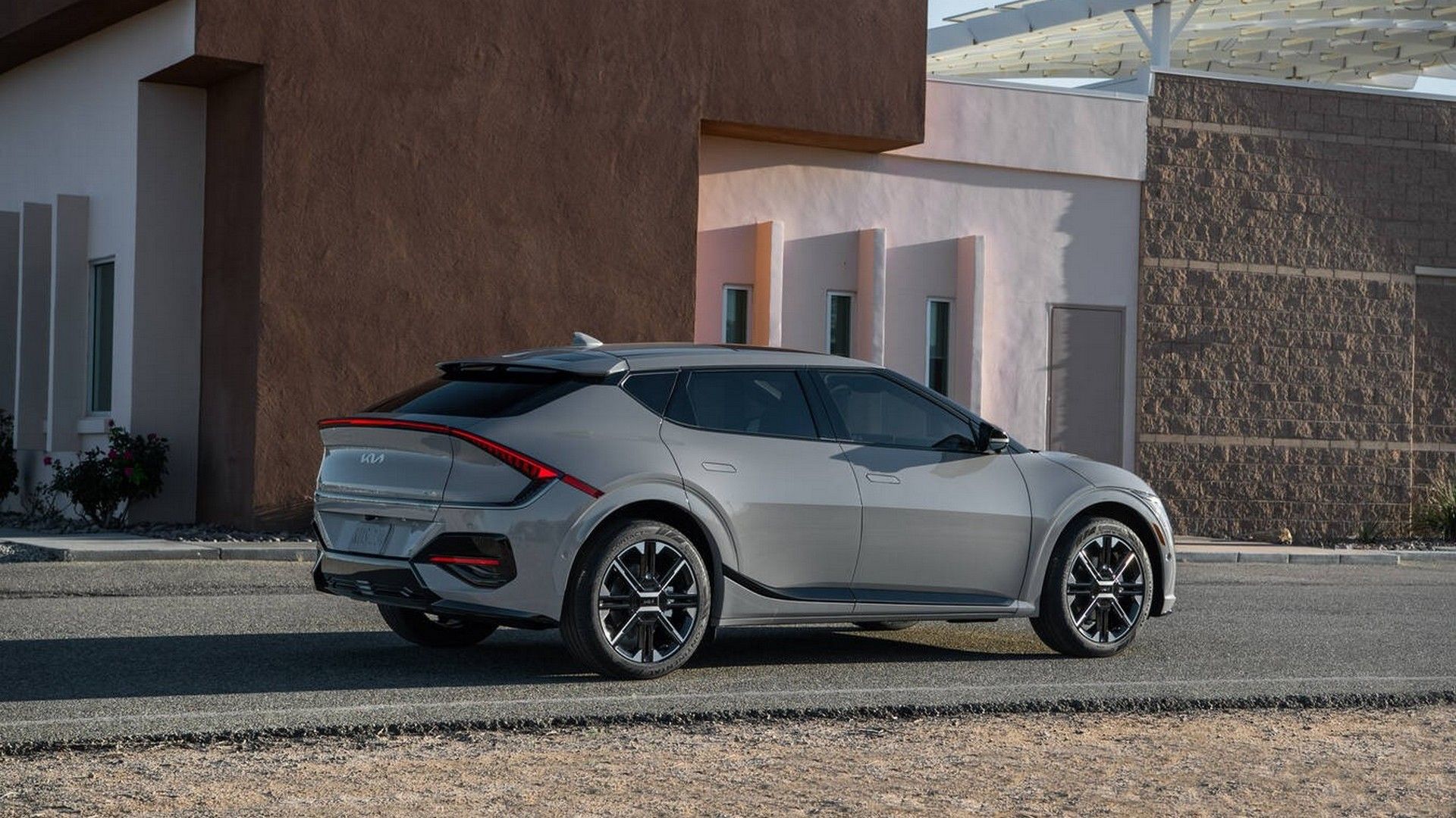 The 2025 Kia EV6 Gets More Range All Around, Plus Hyundai's Best