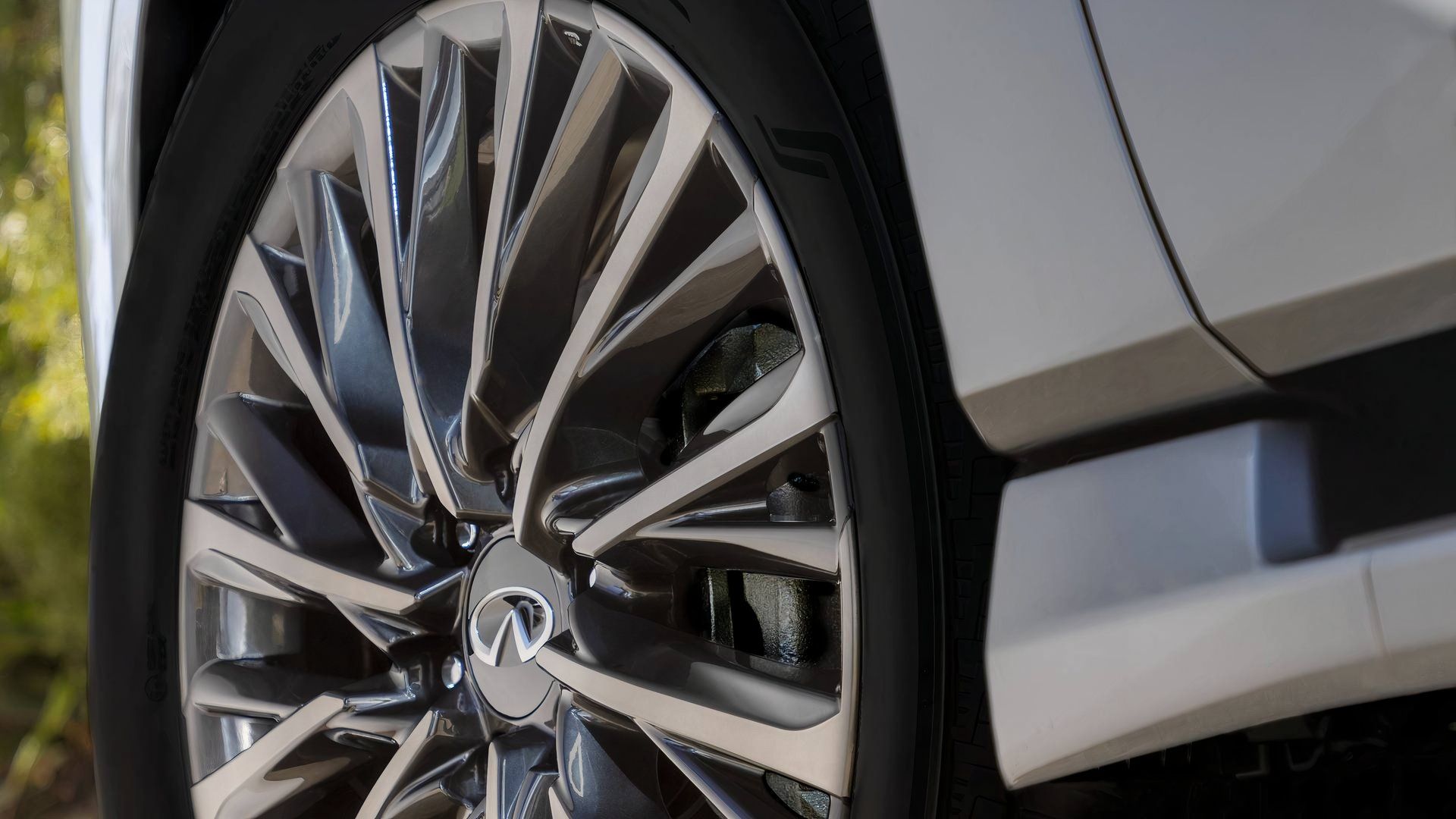 2025 Infiniti QX80 exterior