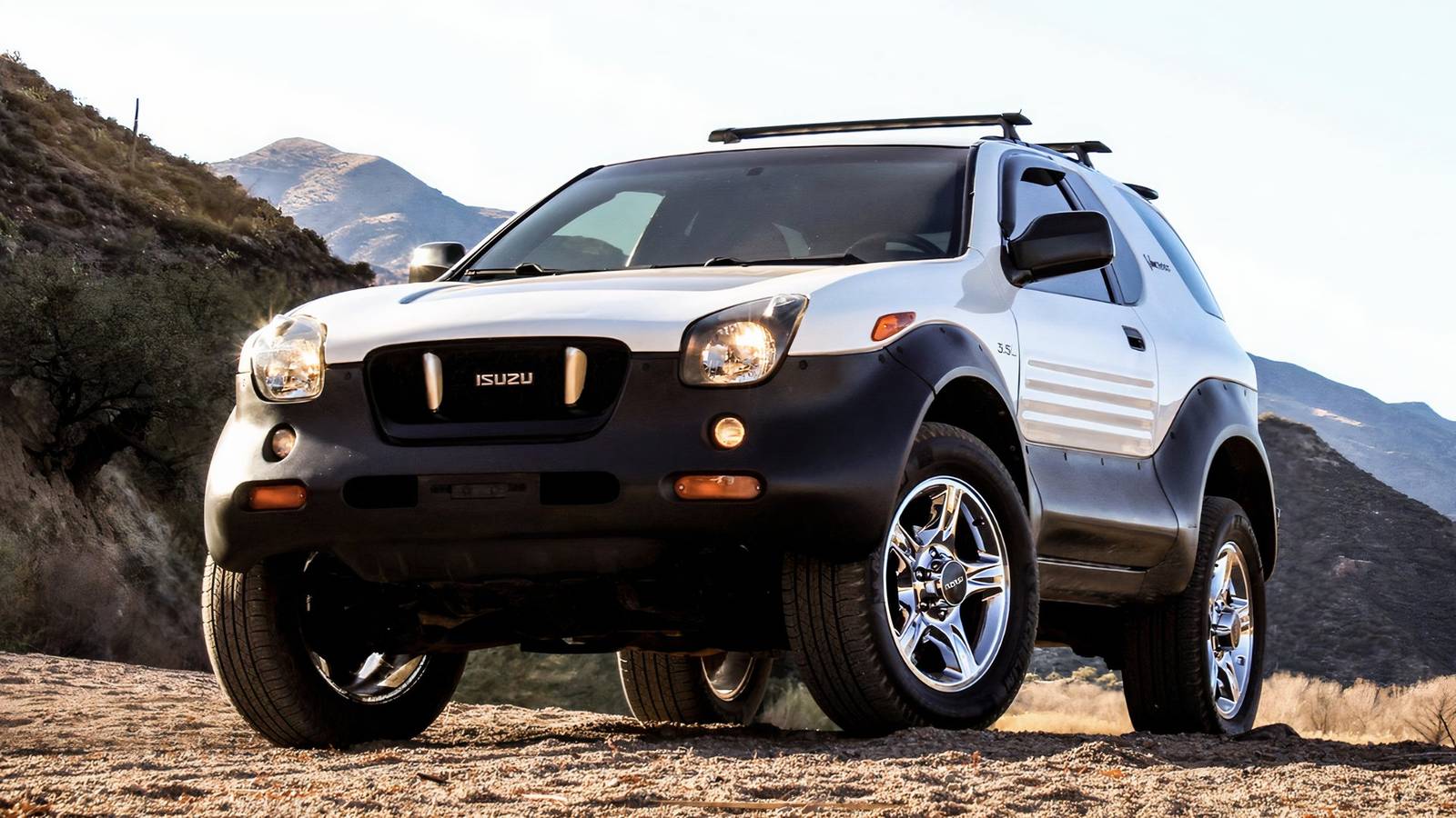 Isuzu Built Sci-Fi Moon Buggy For The Street, And Nobody Knew What To Do With It (But Now It's Cheap)