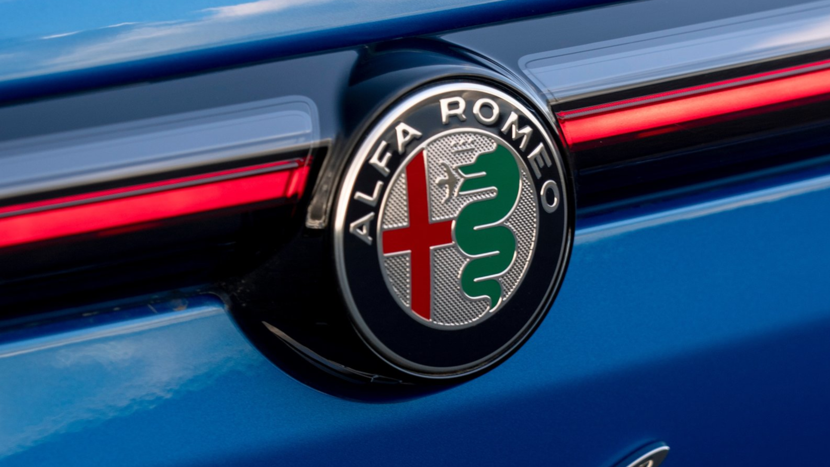 Logo For Romeo Alfa Romeo Is Celebrating 115 Years With A Special Logo