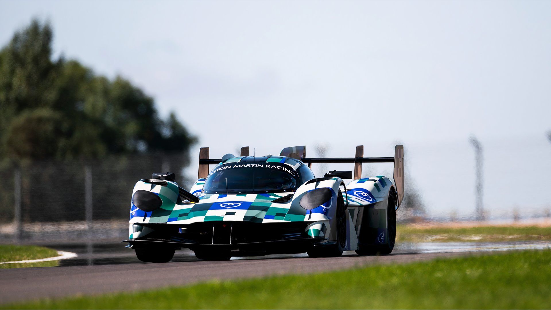 How Aston Martin Demonstrated The Difference Between Hypercars And F1 ...