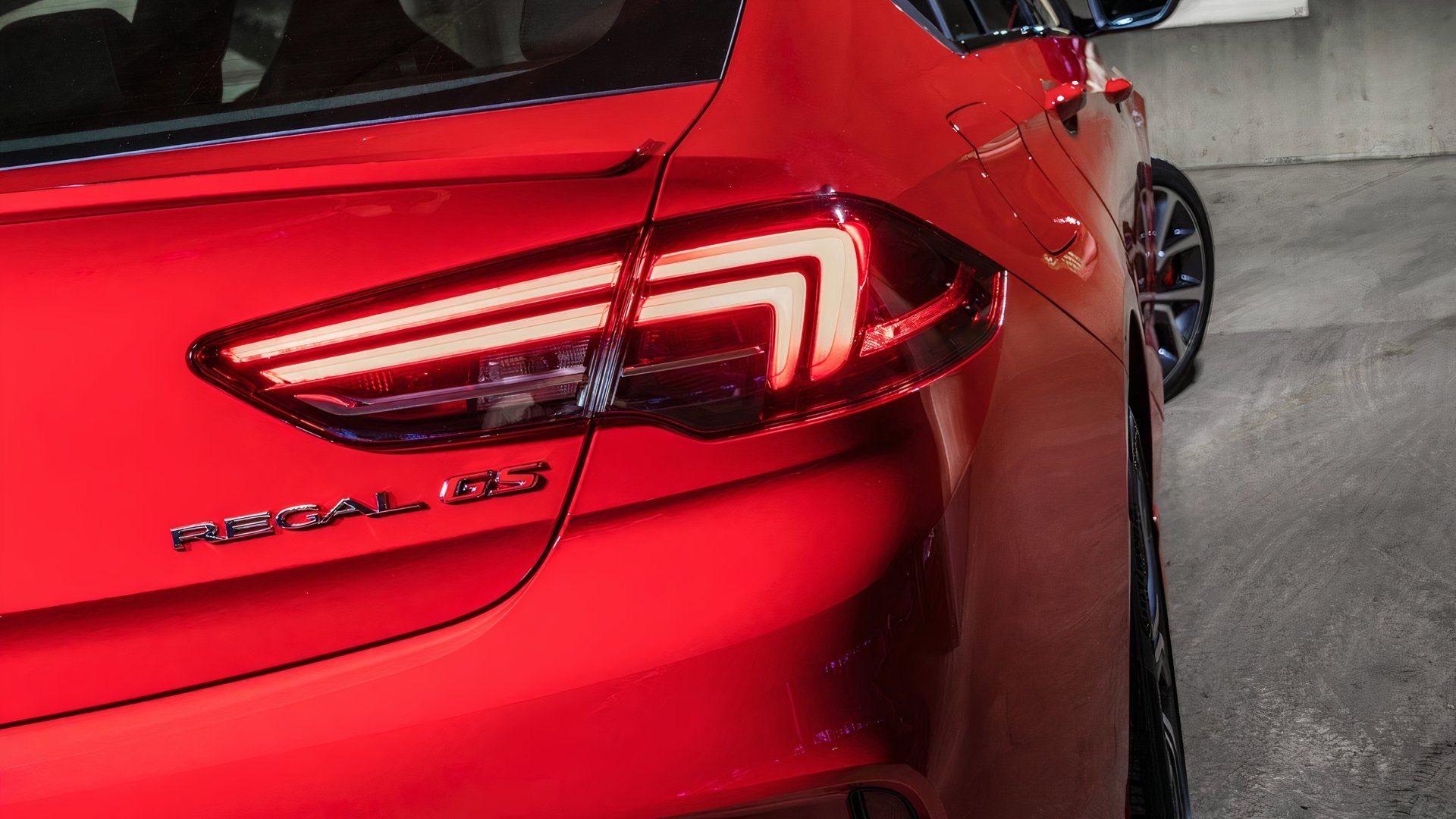 V6 o mocy 310 KM, napęd na cztery koła i torque vectoring – ostatni sportowy sedan Buick kosztuje połowę tego, co nowy Golf R