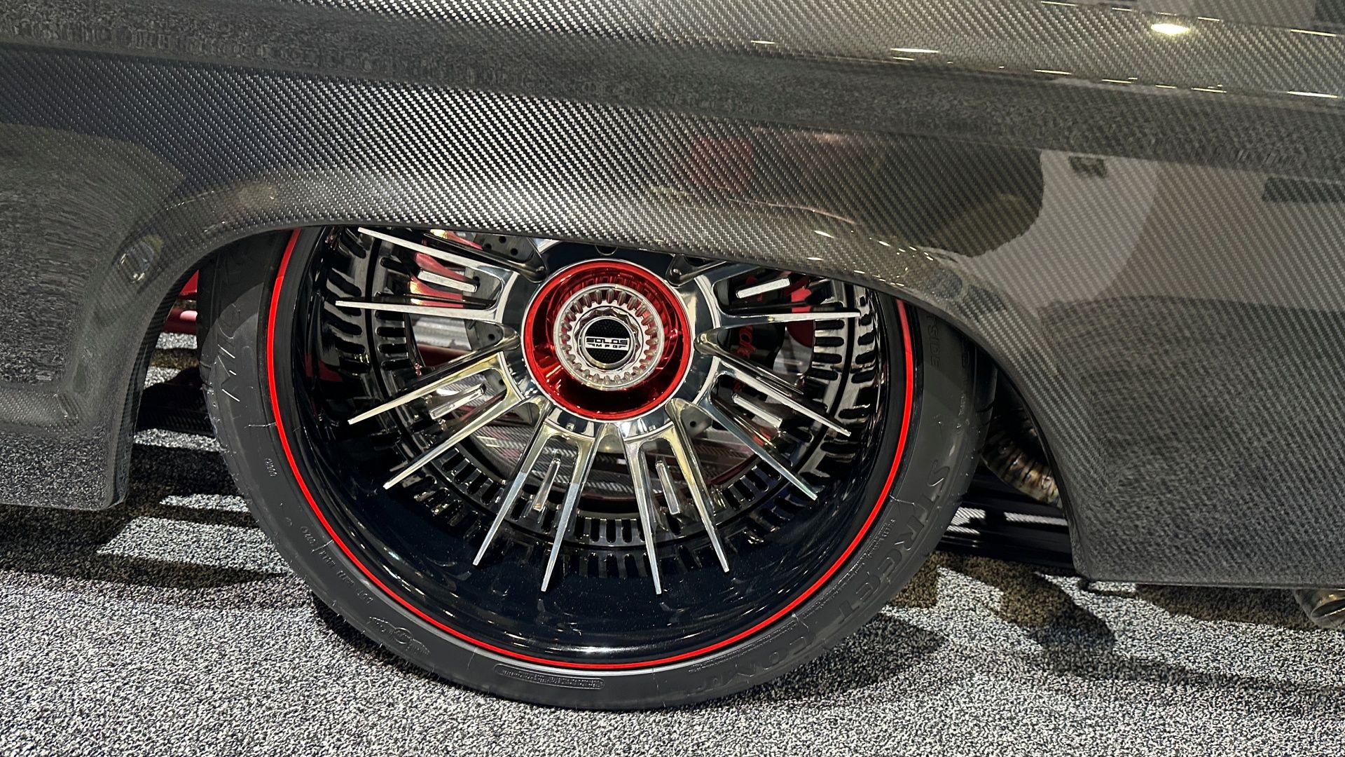 Carbon Clyde wheel