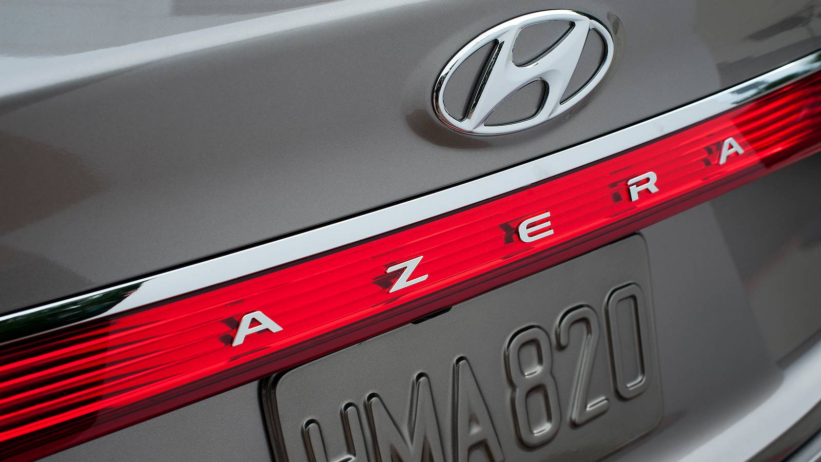 Hyundai's Forgotten Azera Premium Sedan Is A Bargain In 2026