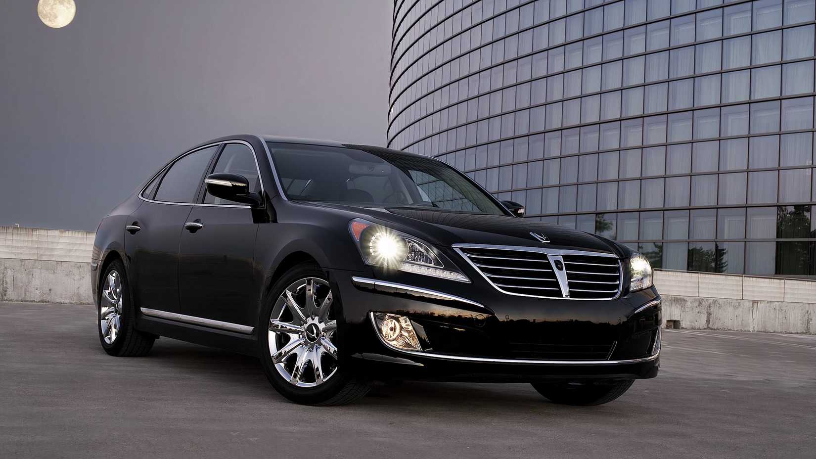 The V8 Hyundai Equus Luxury Sedan Thought It Could Play With The ...