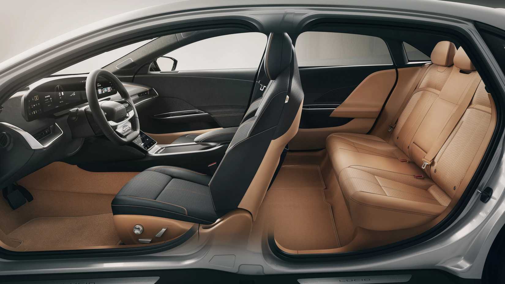 the-516-mile-luxury-ev-that-lost-49-450-in-6-500-miles-is-now-a-used