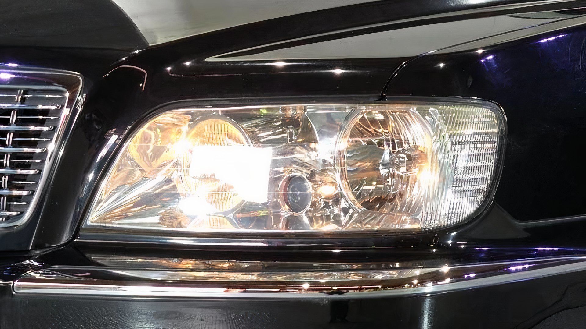 Mitsubishi Once Tried To Take On The Toyota Century With A V8
