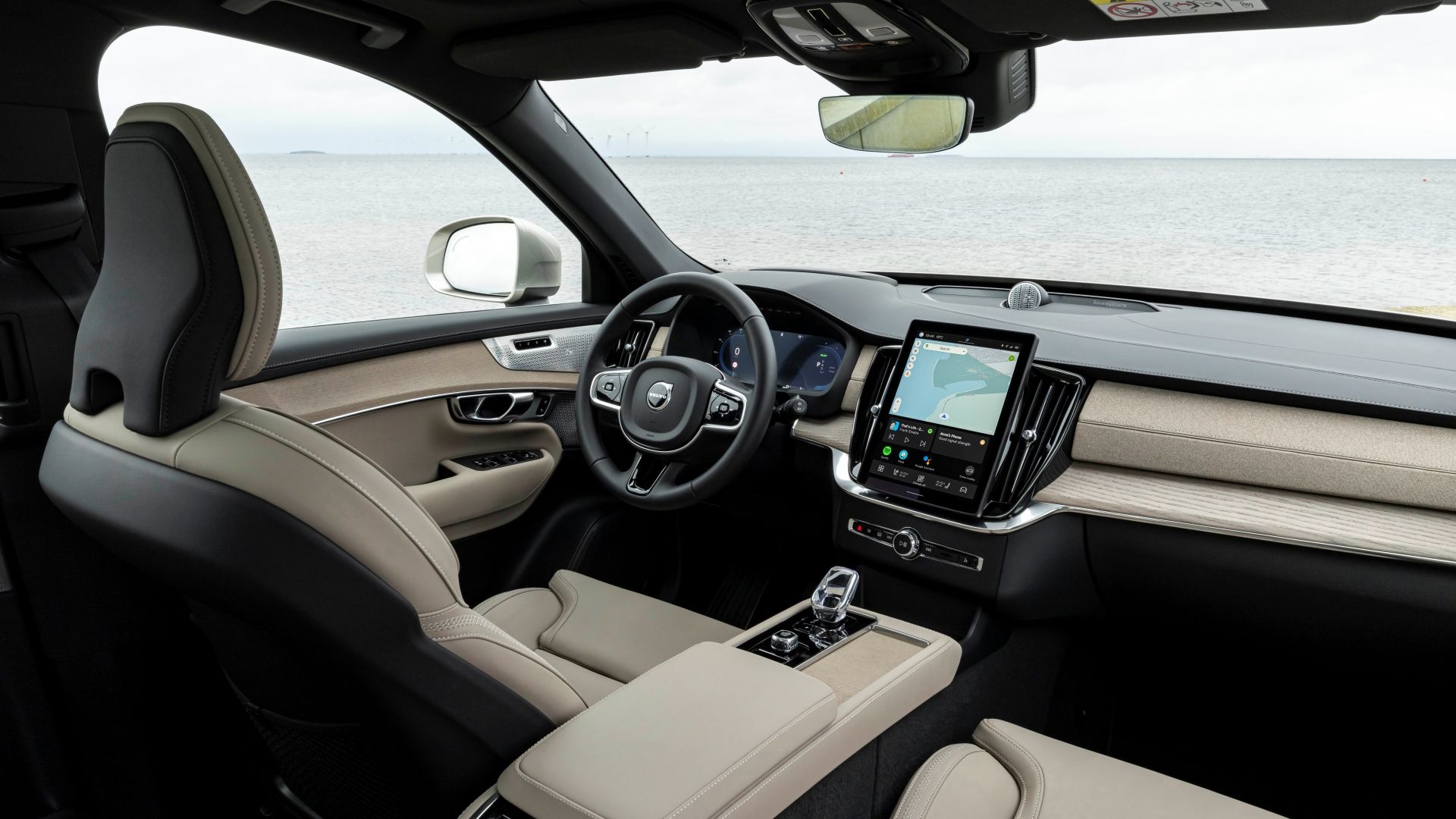 New Volvo XC90 T8 - interior 01