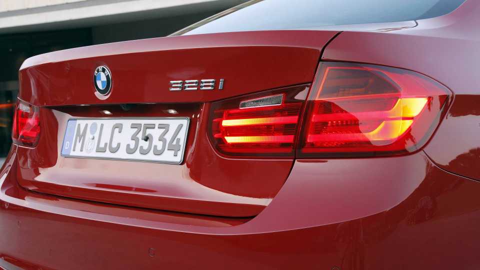 2012 BMW 3 Series Sedan Pricing, Photos & Specs