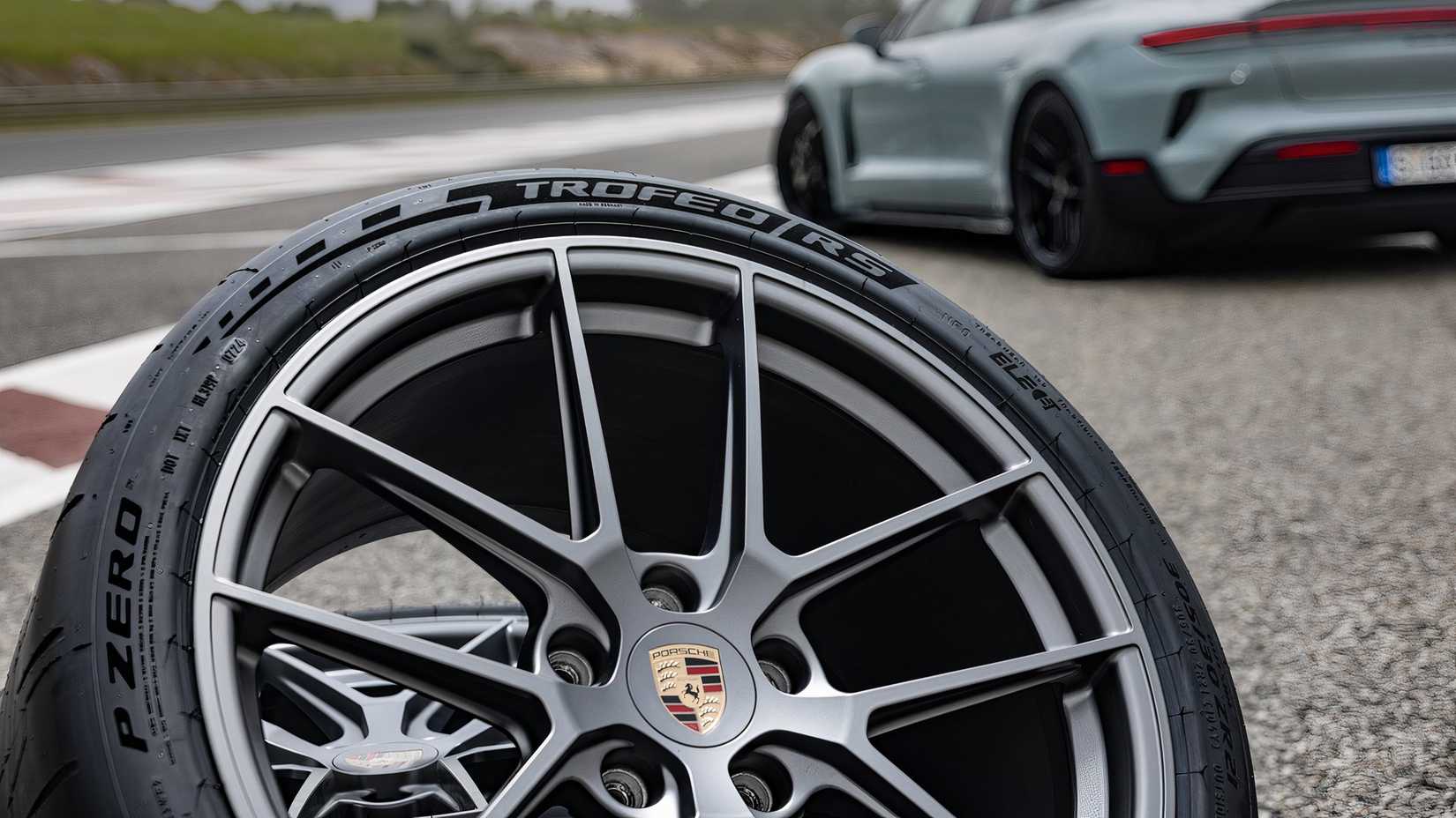 Pirelli Tire w/ Porsche Taycan