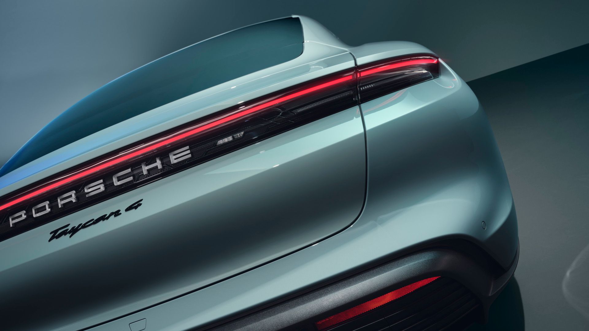 Porsche Needs To Redesign Its 3-Row SUV From Scratch And Fast