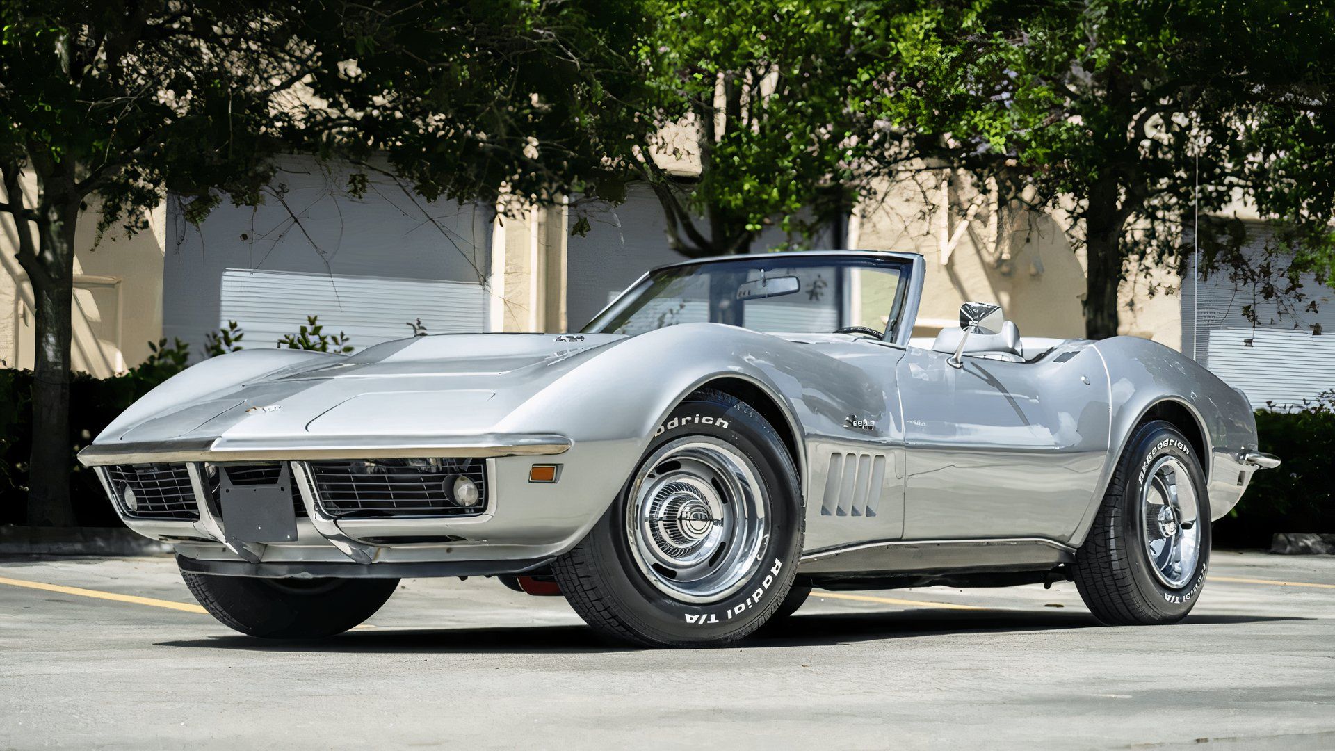 1969 Chevrolet Corvette convertible front 1/4