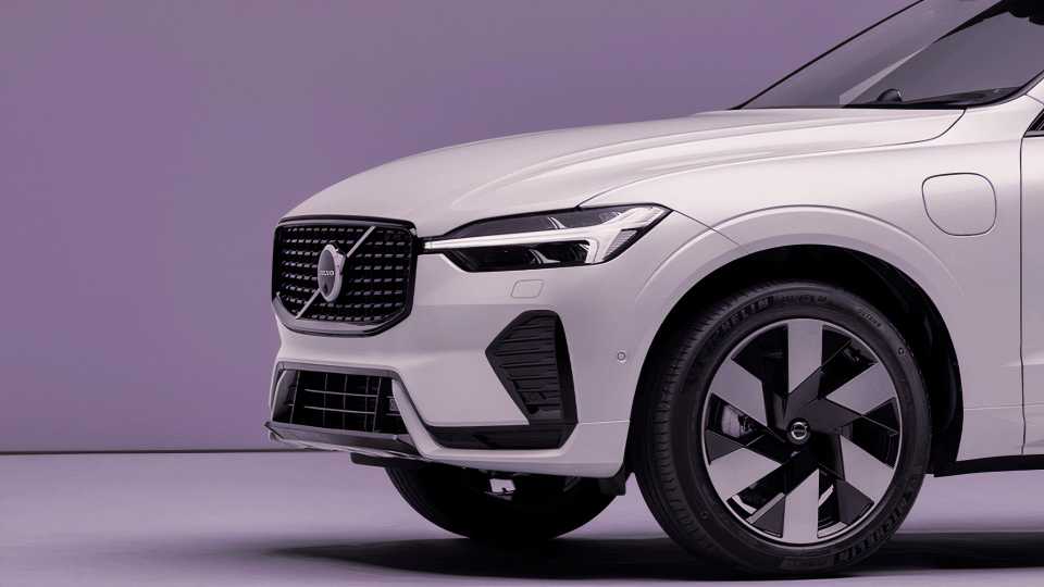 2025 Volvo XC60 Pricing, Photos & Specs
