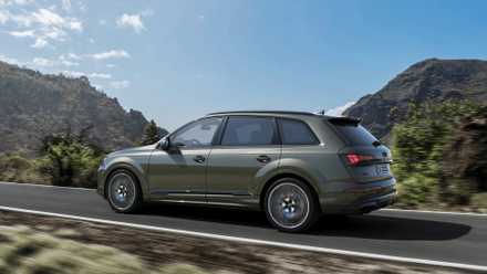 2025 Audi SQ7 side