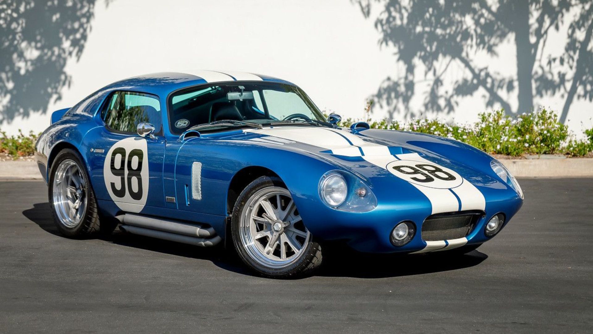 2台セットFord Shelby Cobra & Daytona Coupe 10-Unit Shelby Cobra Daytona Coupe Will Pay Tribute To America's