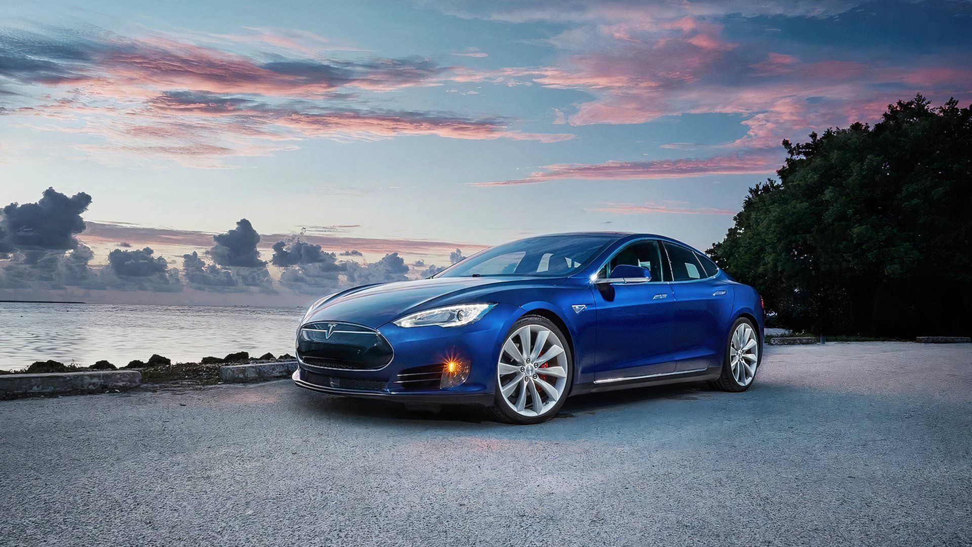 2012 Tesla Model S Pricing, Photos & Specs