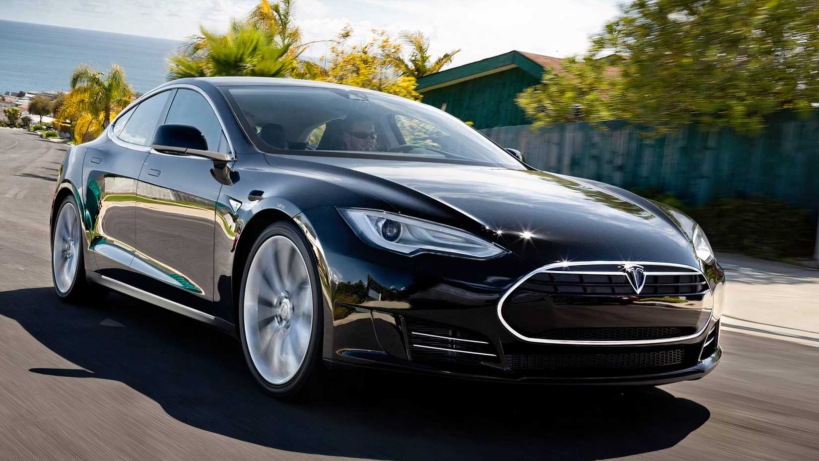 2012–2016 Tesla Model S Front Angle View