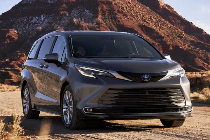 Best AWD Minivans for 2026 | New All-Wheel Drive Minivans | CarBuzz