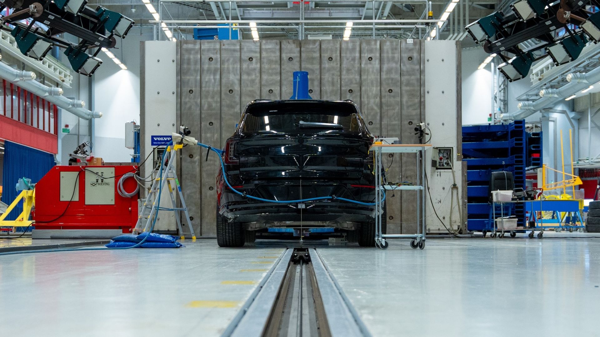 Volvo’s Secret Safety Division Are Better Accident Sleuths Than The Feds
