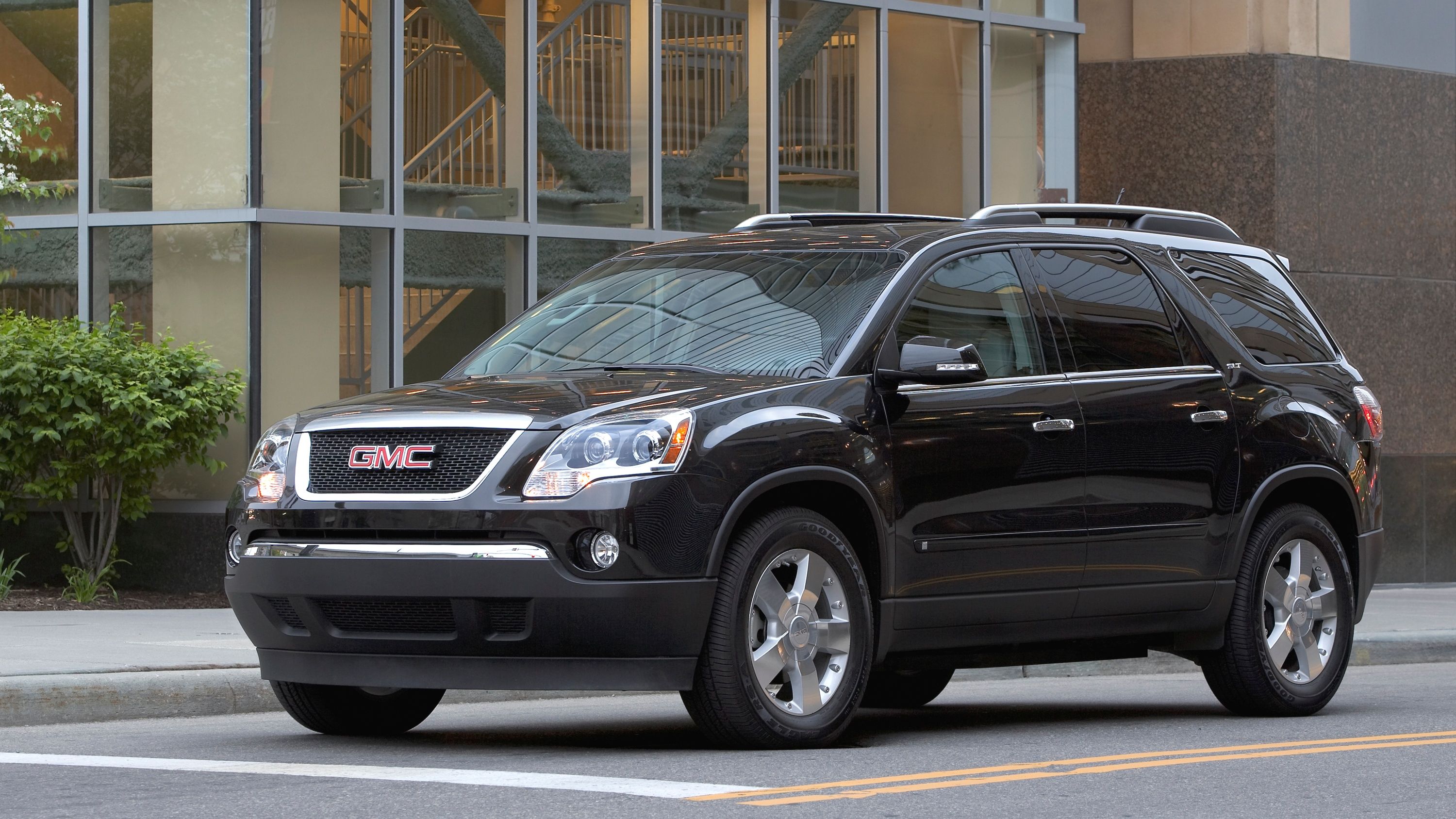 2010 GMC Acadia Pricing, Photos & Specs