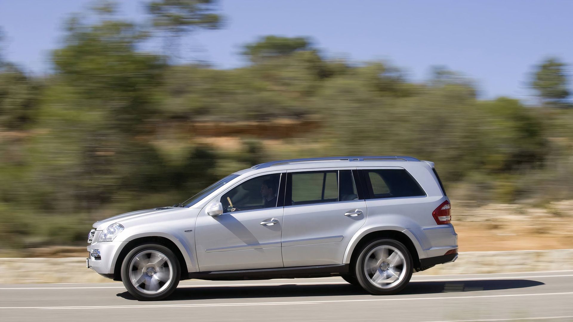 2012 Mercedes-Benz GL-Class Pricing, Photos & Specs