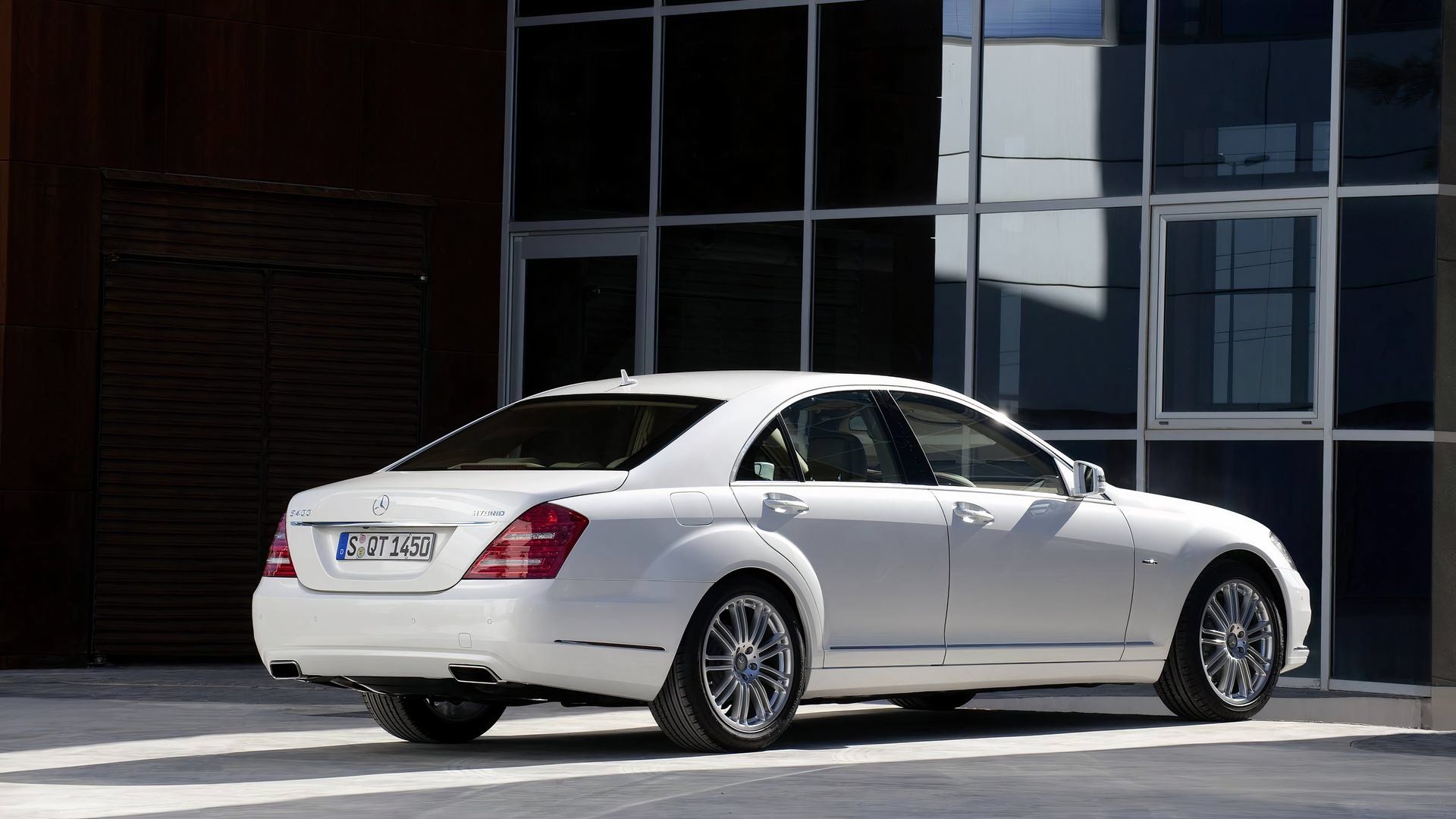 2010 Mercedes-Benz S-Class Sedan Pricing, Photos & Specs