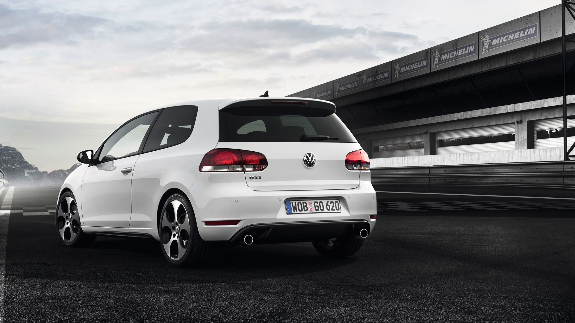 2011 Volkswagen GTI Pricing, Photos & Specs