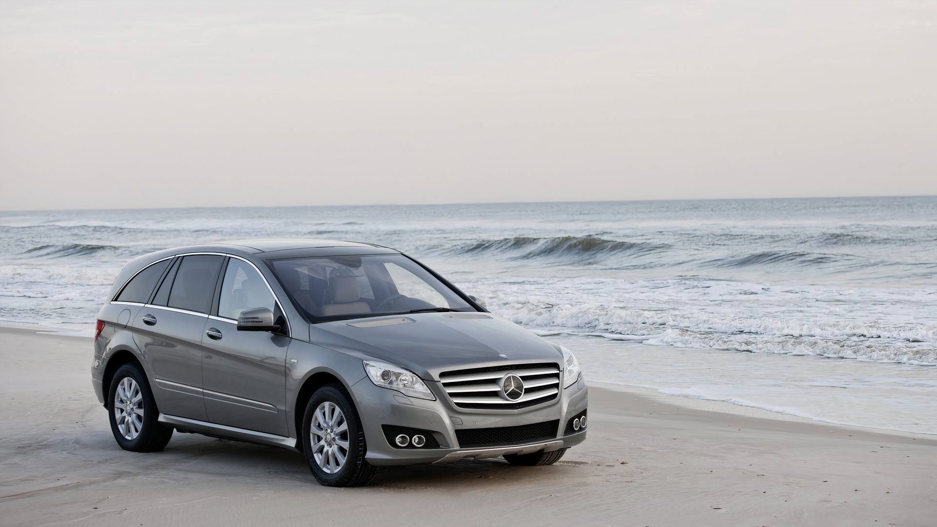 2011 Mercedes-Benz R-Class Exterior Photos
