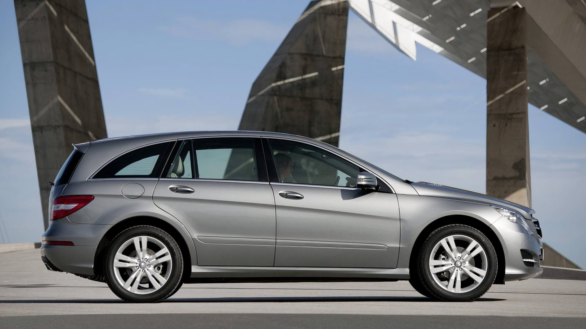 2011 Mercedes-Benz R-Class Exterior Photos