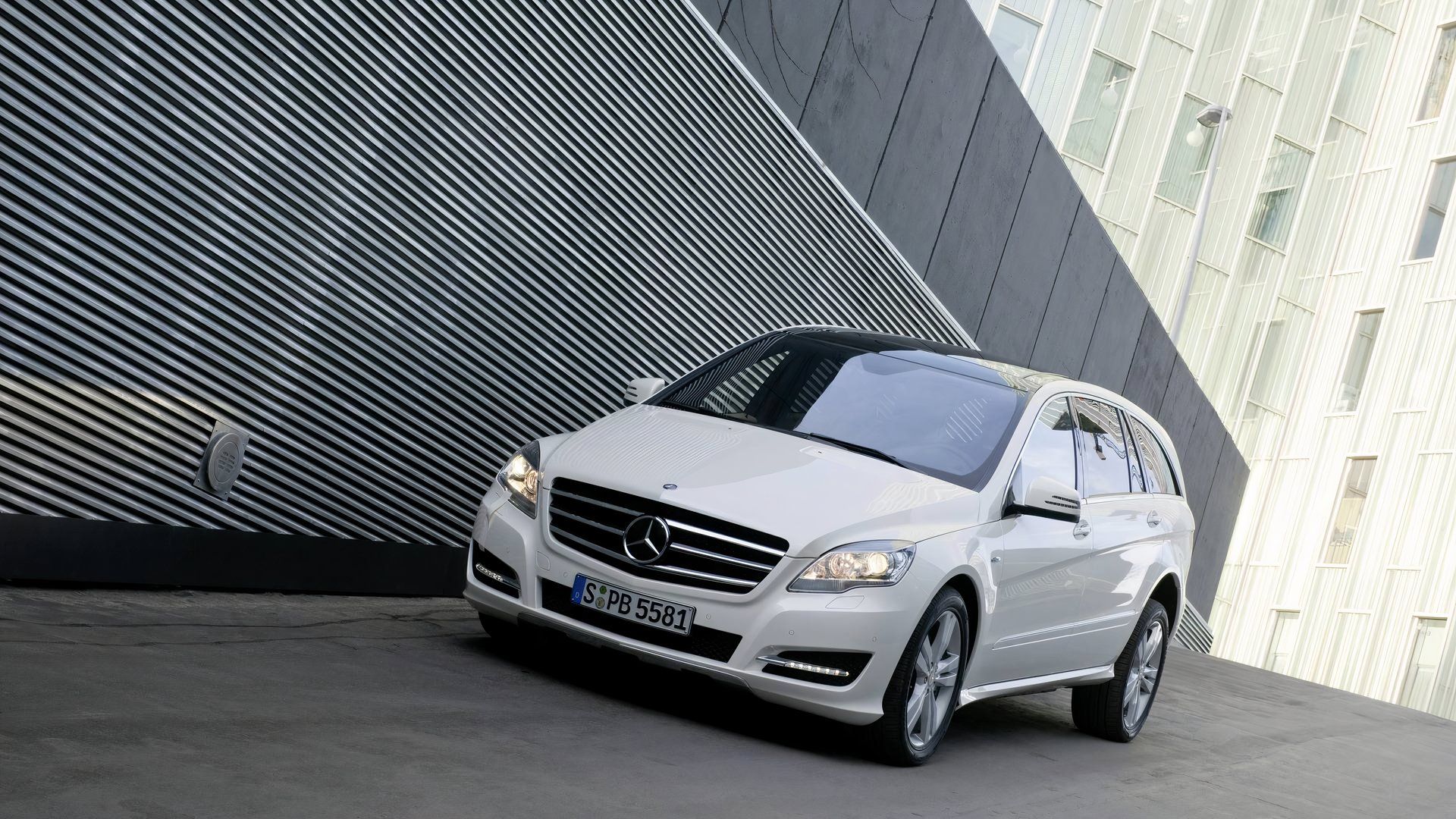 2011 Mercedes-Benz R-Class Exterior Photos