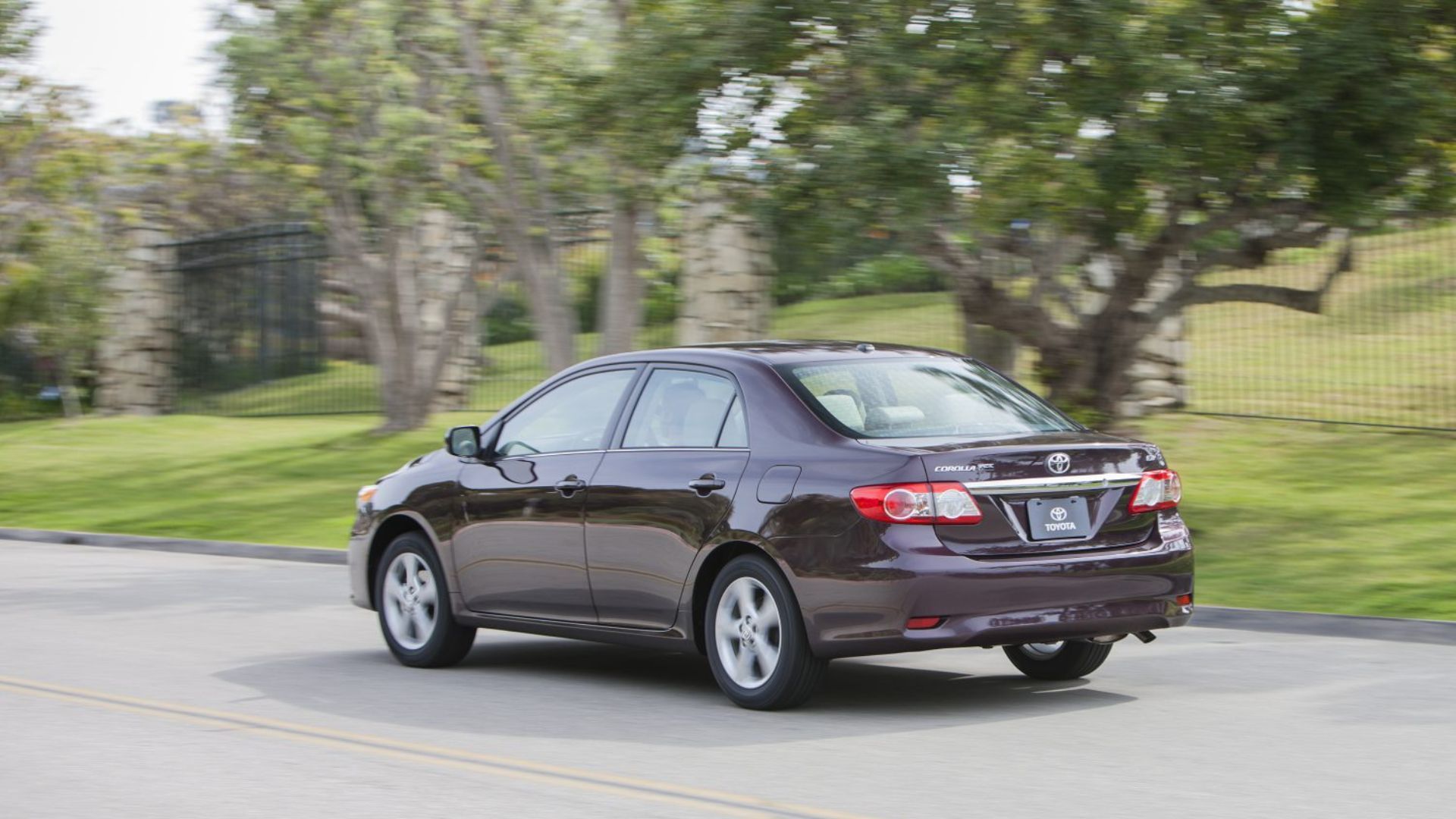 2011 Toyota Corolla Sedan Pricing, Photos & Specs