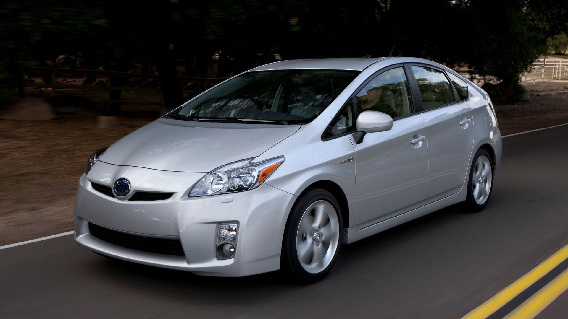 2011 Toyota Prius Pricing, Photos & Specs