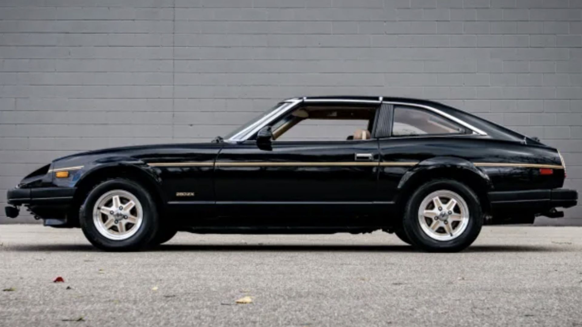 1970〜80's B-15 model Filled Military BZ 1970〜80's B-15 model Filled Military BZ Bridging the Gap