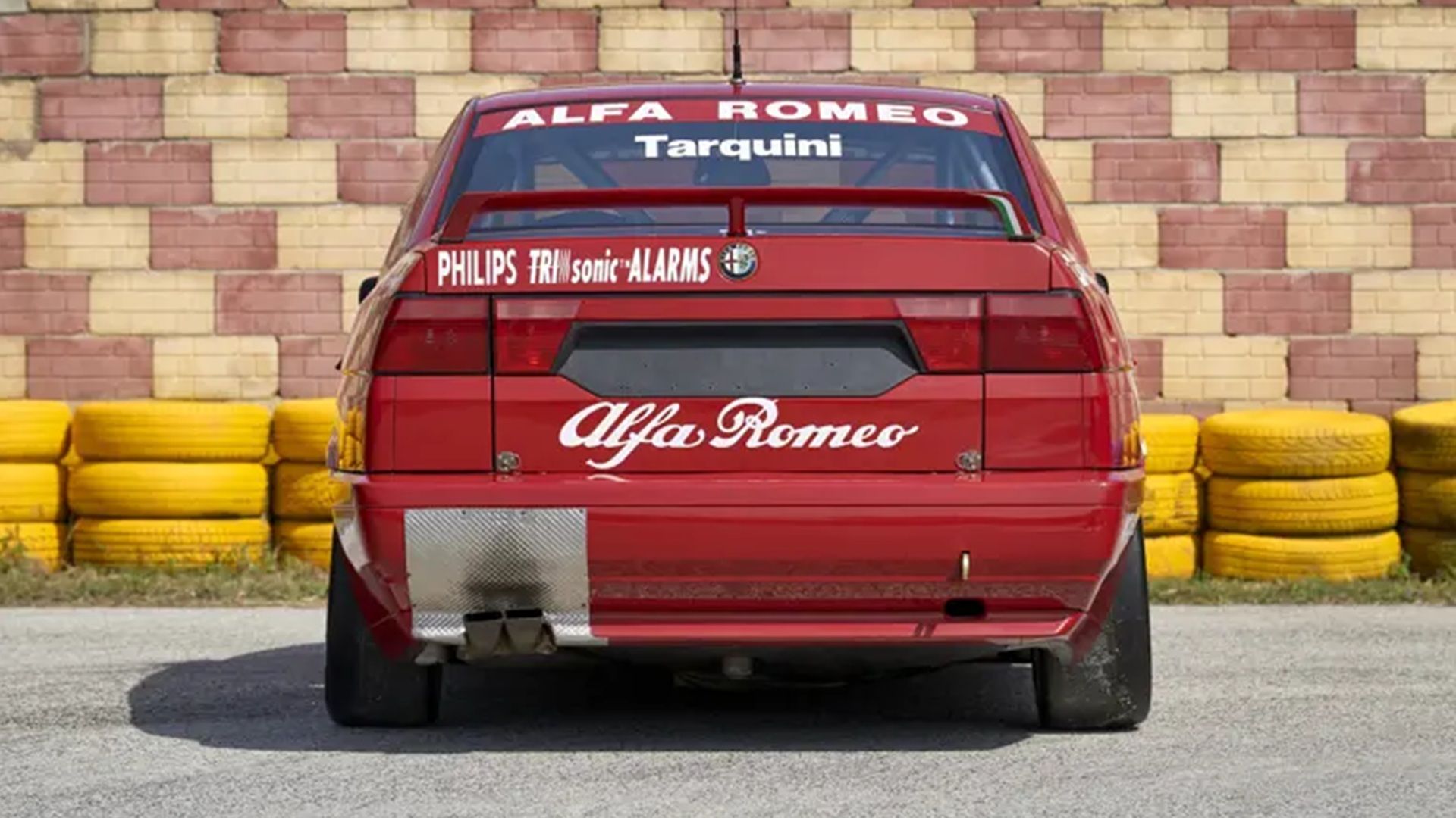 The 1990s Alfa Romeo Sports Sedan Came With Aerodynamic Parts In The Trunk