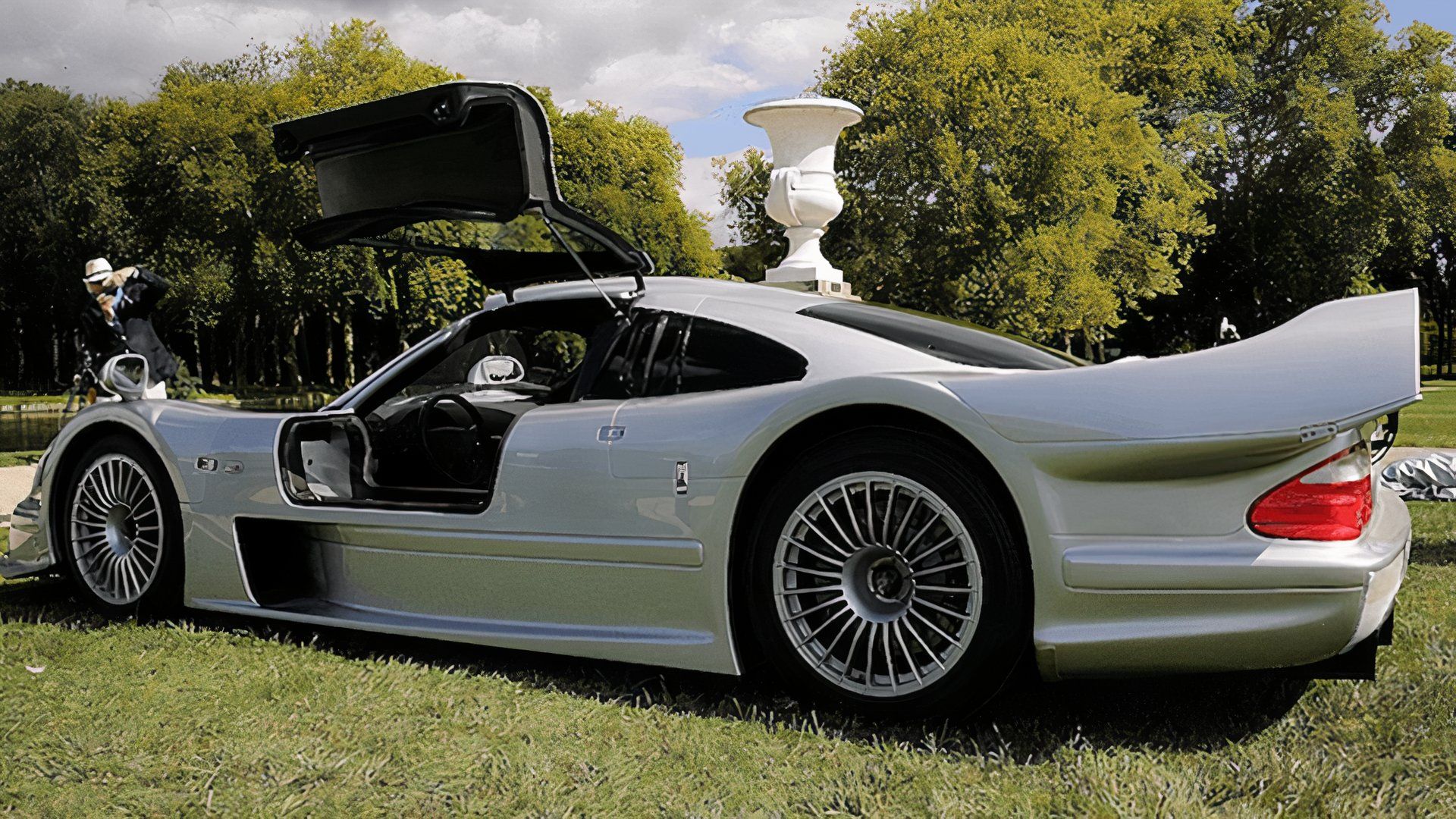 Only 3 Rear-Mid-Engine Road-Legal Mercedes-Benz Models Were Ever Made