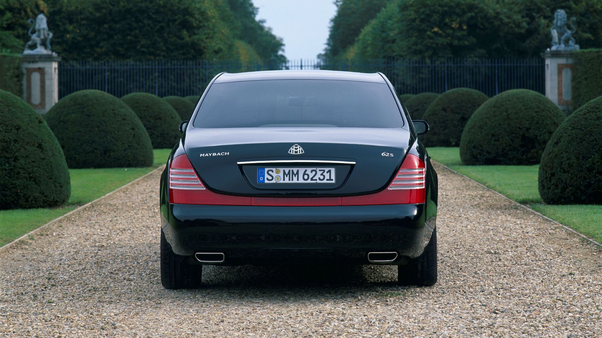The 2000s' Most Advanced Luxury Car Is A Steal Thanks To Horrifying ...