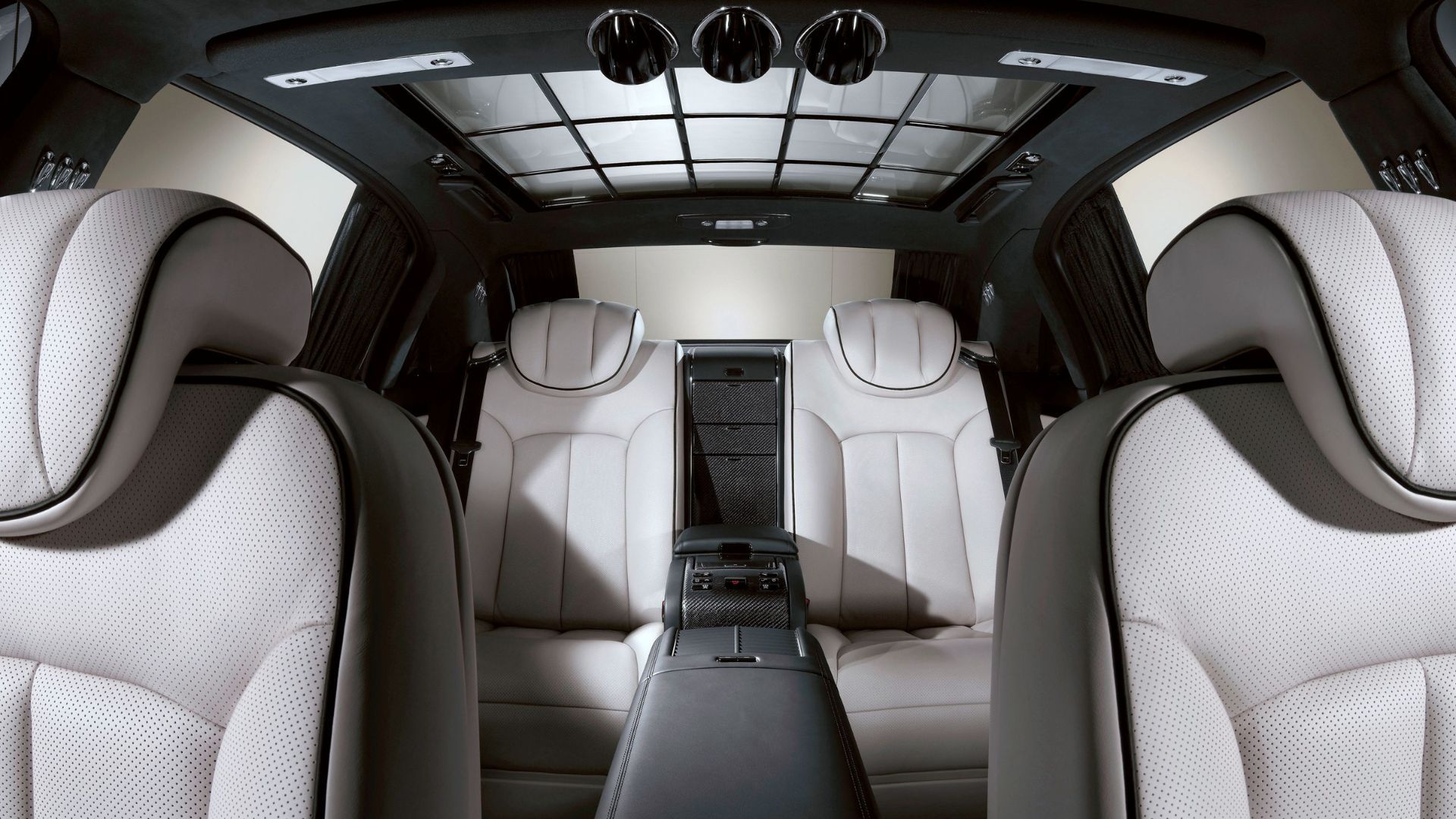 2010 Maybach 62 Pricing, Photos & Specs